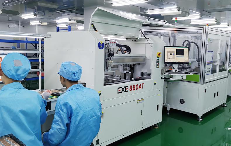 The online splitter is equipped with a manipulator at the back