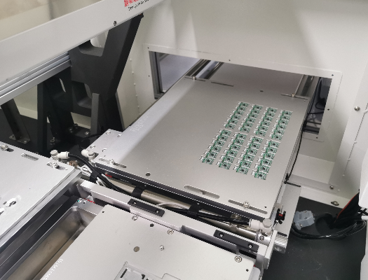 Special split-plate fixture track discharge