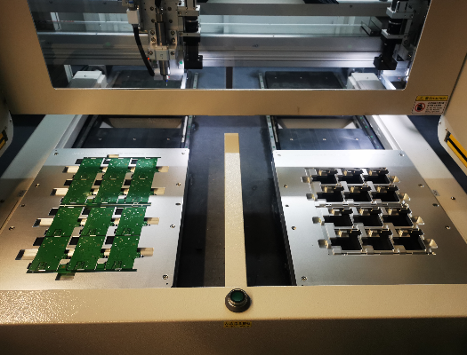 Using independent CNC special motion controller, the control part is integrated, the loop control